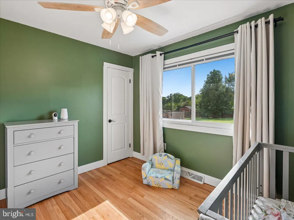 7704 HURON DRIVE Gainesville, VA 20155