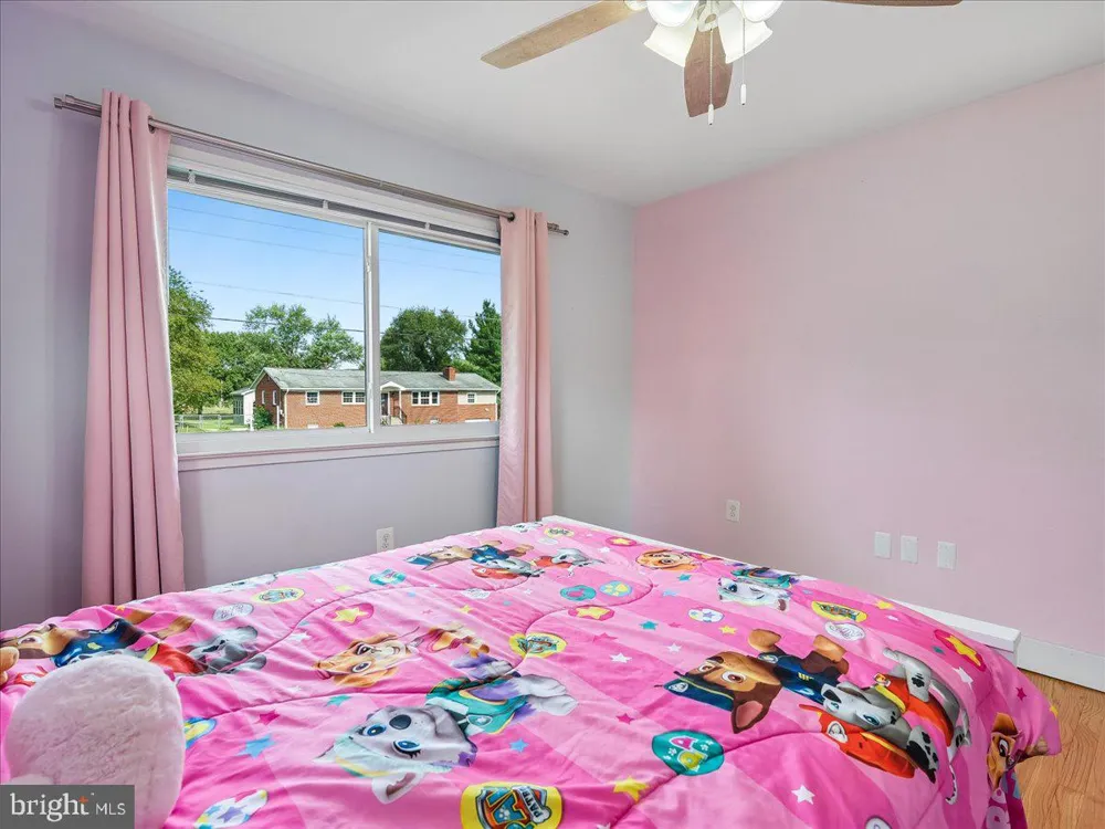 7704 HURON DRIVE Gainesville, VA 20155