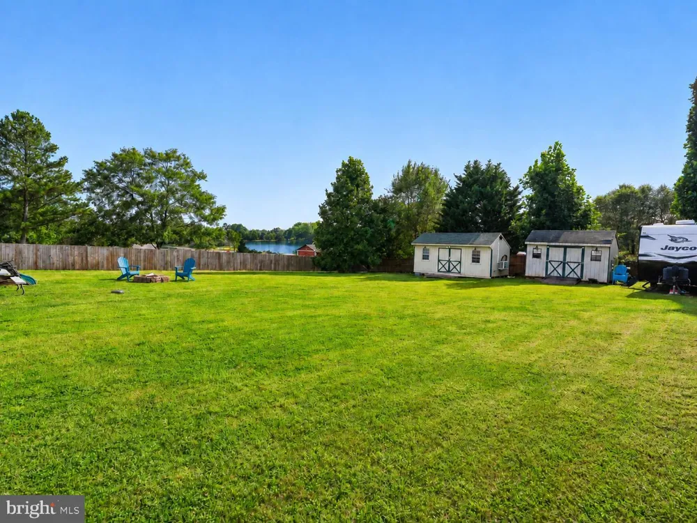 7704 HURON DRIVE Gainesville, VA 20155