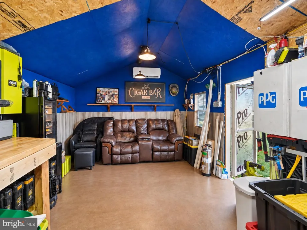 7704 HURON DRIVE Gainesville, VA 20155