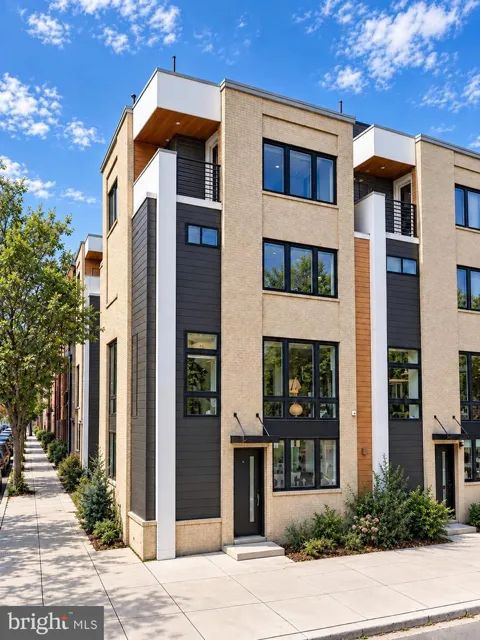 600 4TH STREET