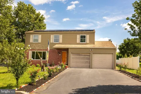 527 SPRINGHOUSE COURT