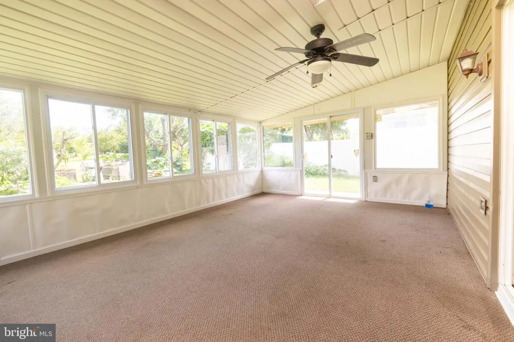 527 SPRINGHOUSE COURT Harrisburg, PA 17111