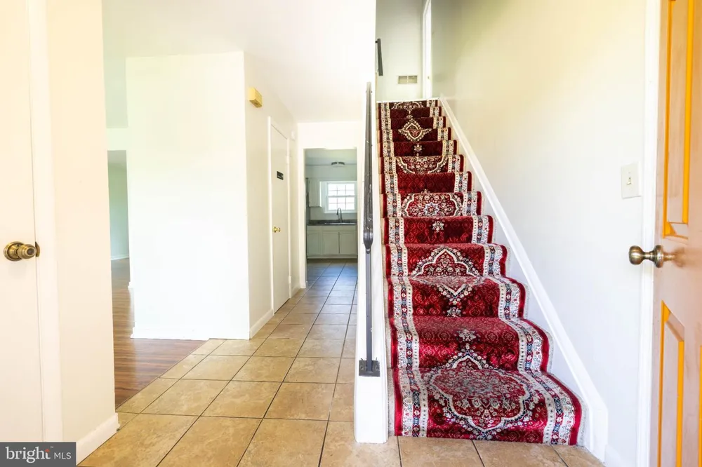 527 SPRINGHOUSE COURT Harrisburg, PA 17111
