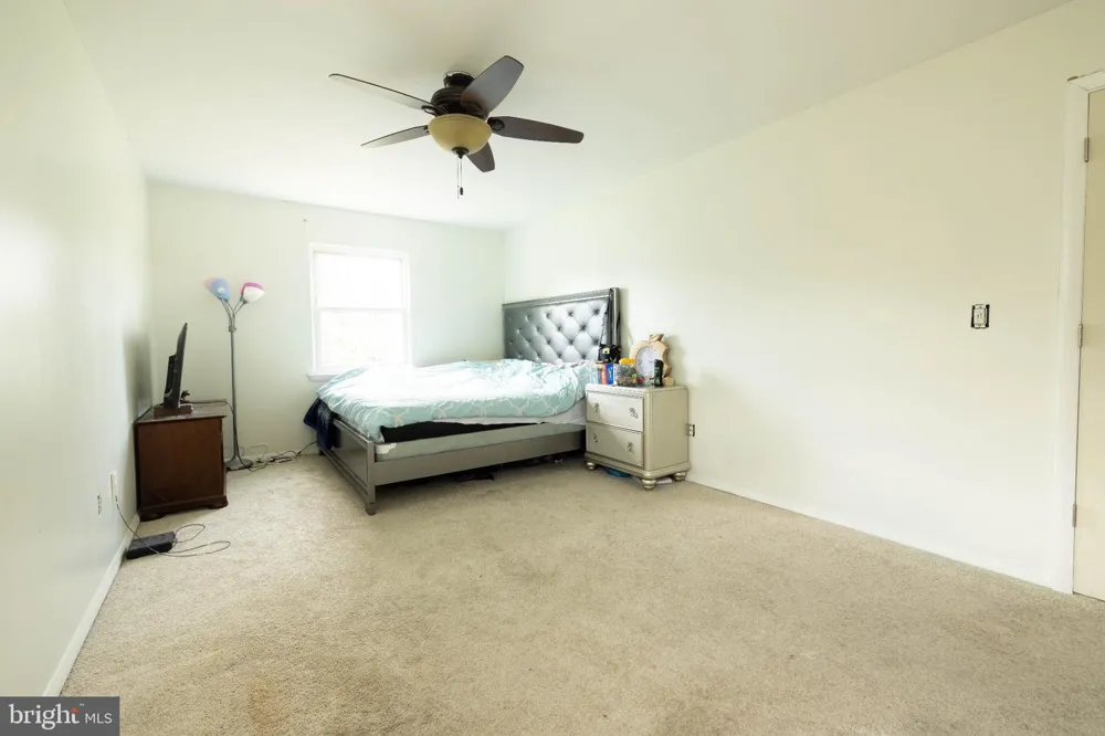 527 SPRINGHOUSE COURT Harrisburg, PA 17111