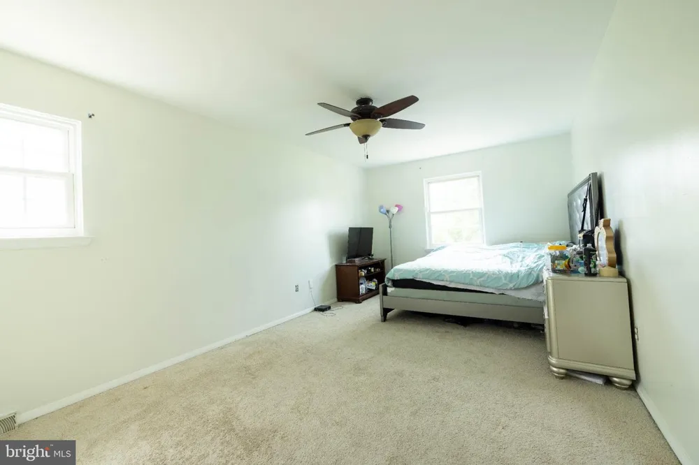 527 SPRINGHOUSE COURT Harrisburg, PA 17111