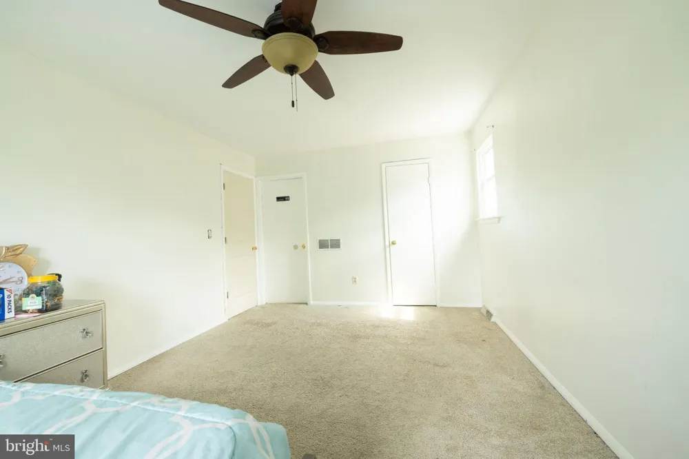 527 SPRINGHOUSE COURT Harrisburg, PA 17111