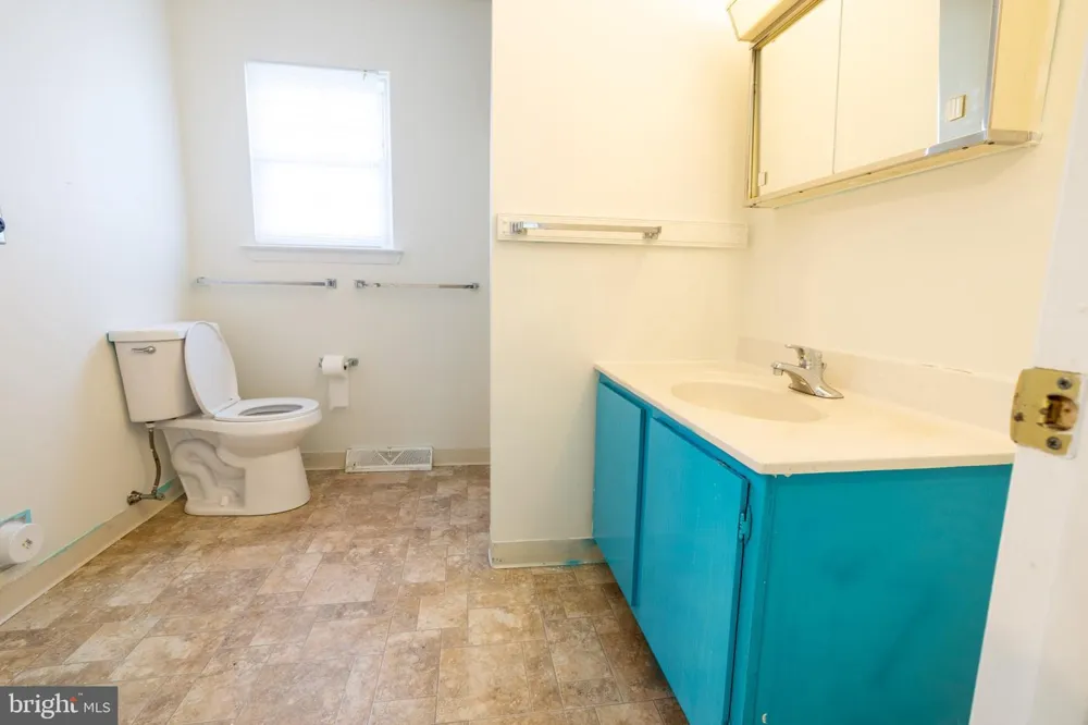 527 SPRINGHOUSE COURT Harrisburg, PA 17111