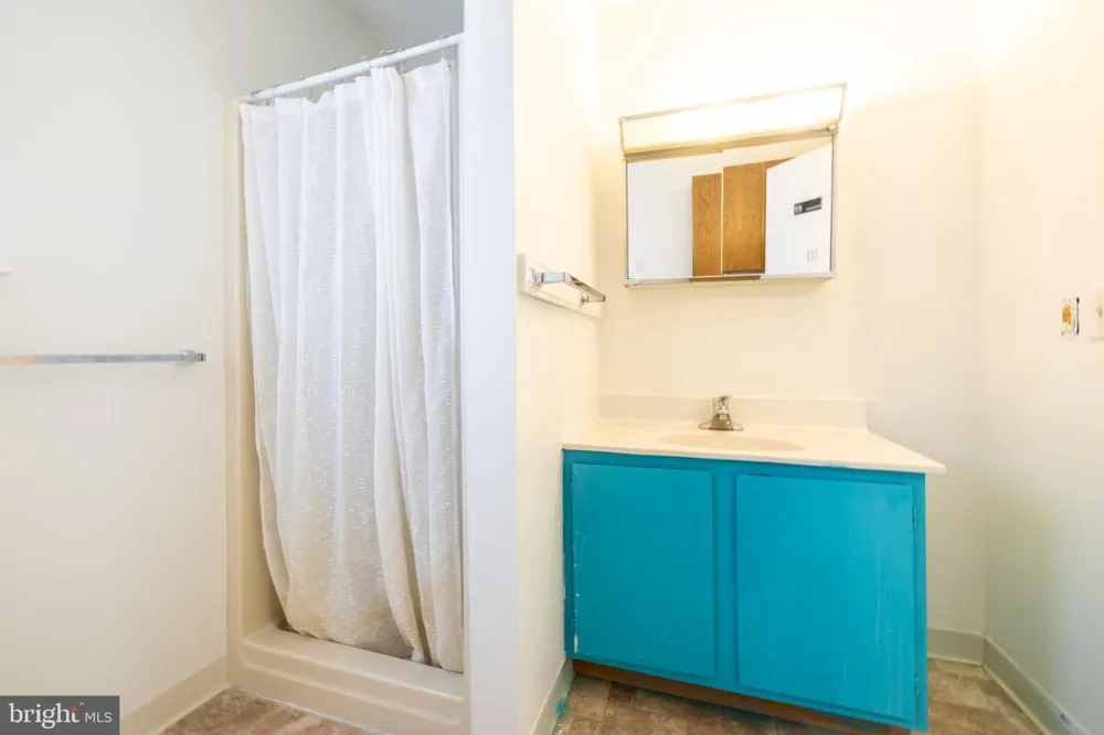 527 SPRINGHOUSE COURT Harrisburg, PA 17111