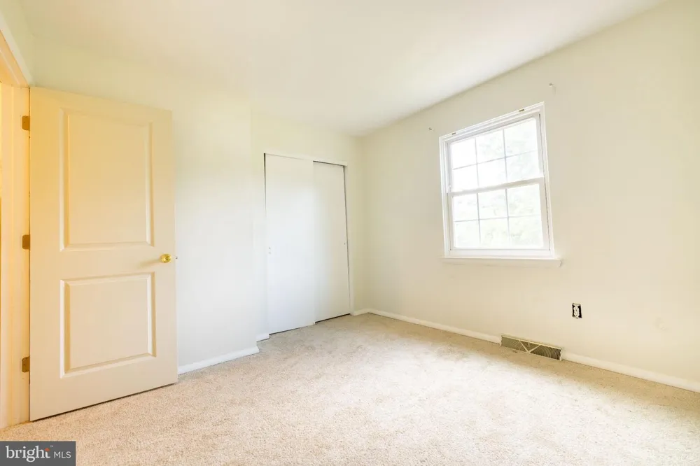 527 SPRINGHOUSE COURT Harrisburg, PA 17111