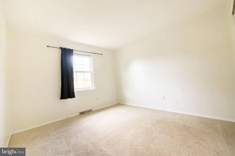 527 SPRINGHOUSE COURT Harrisburg, PA 17111