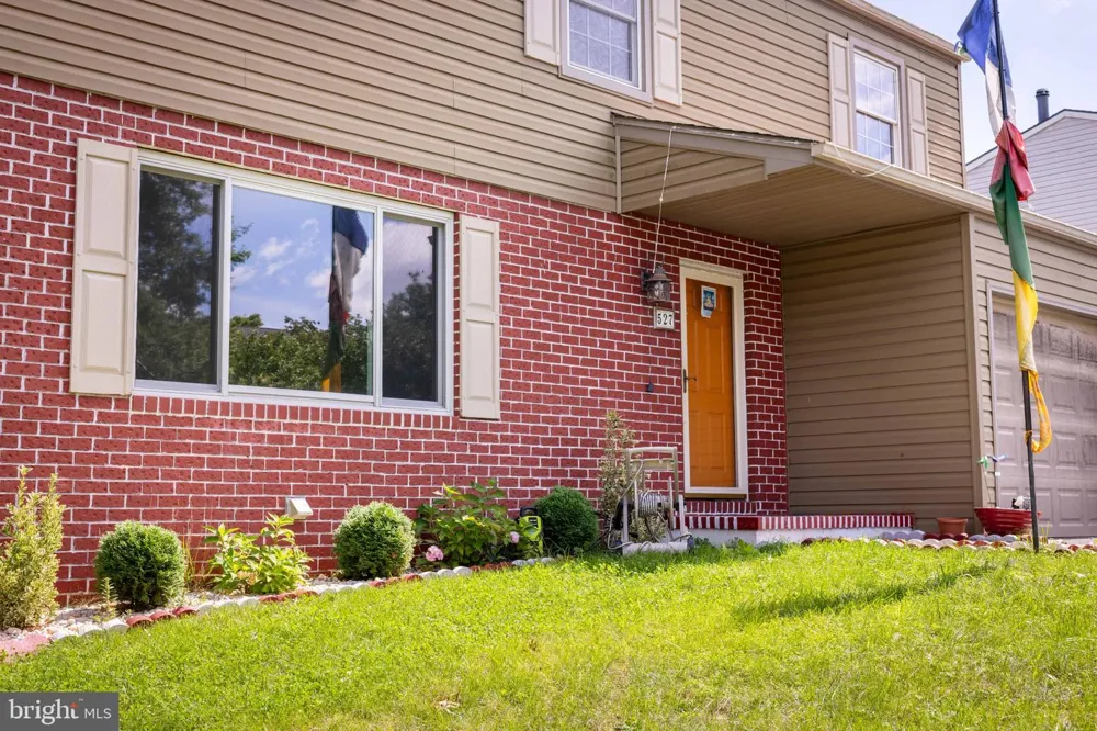 527 SPRINGHOUSE COURT Harrisburg, PA 17111