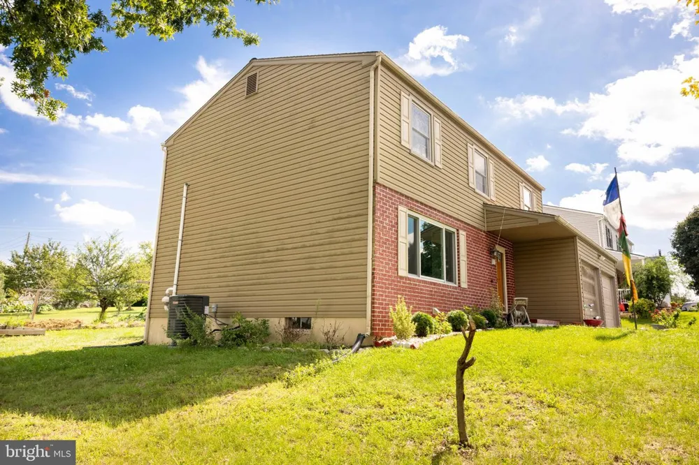527 SPRINGHOUSE COURT Harrisburg, PA 17111