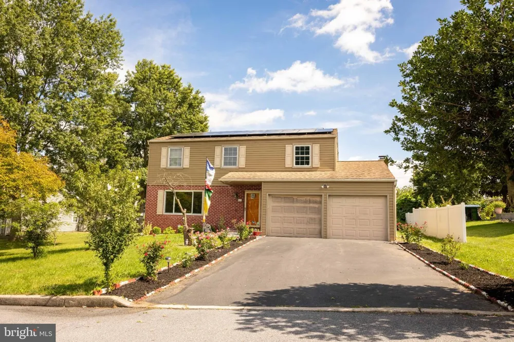 527 SPRINGHOUSE COURT Harrisburg, PA 17111