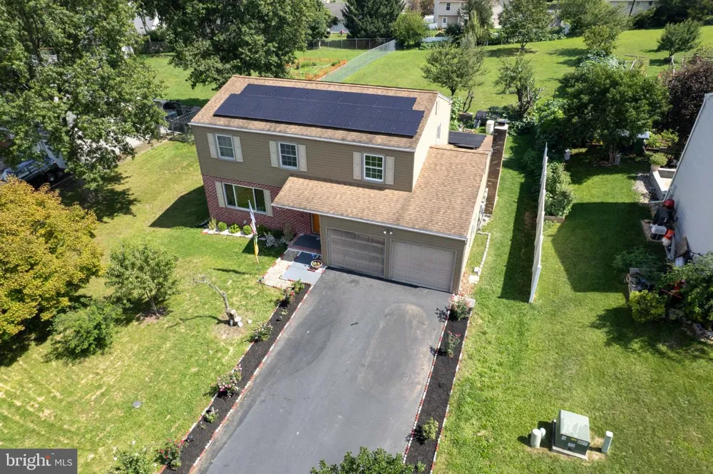 527 SPRINGHOUSE COURT Harrisburg, PA 17111