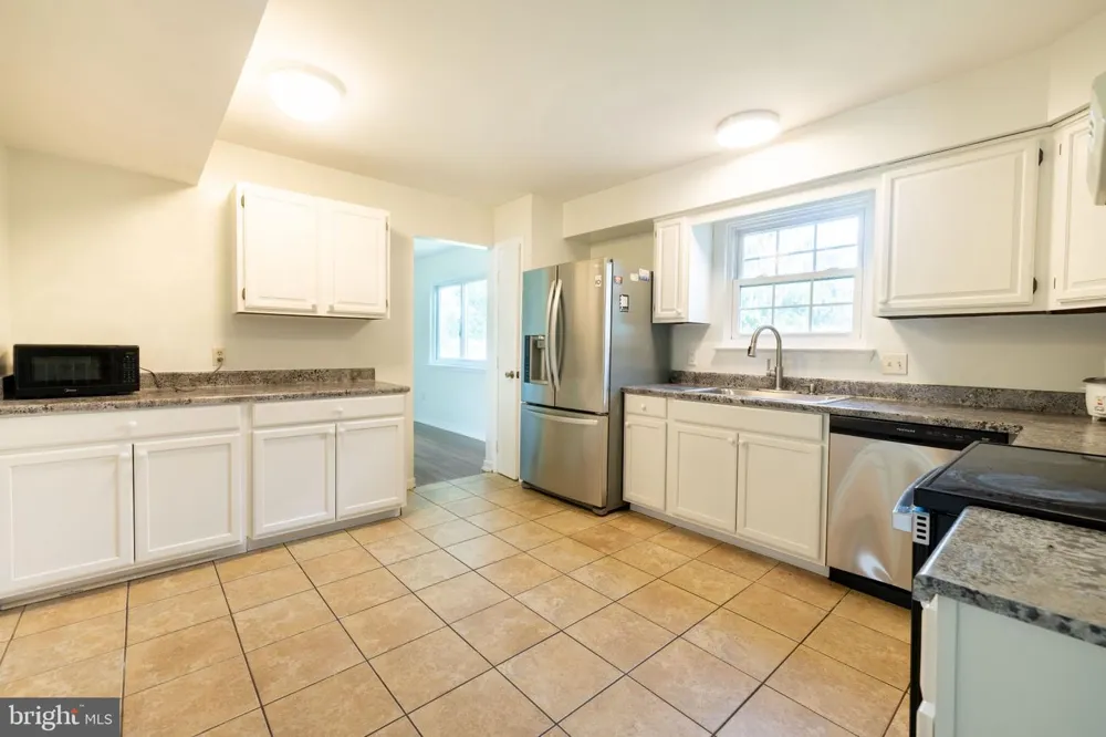 527 SPRINGHOUSE COURT Harrisburg, PA 17111