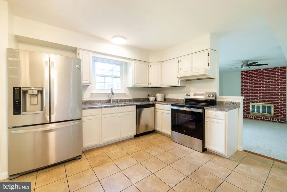 527 SPRINGHOUSE COURT Harrisburg, PA 17111