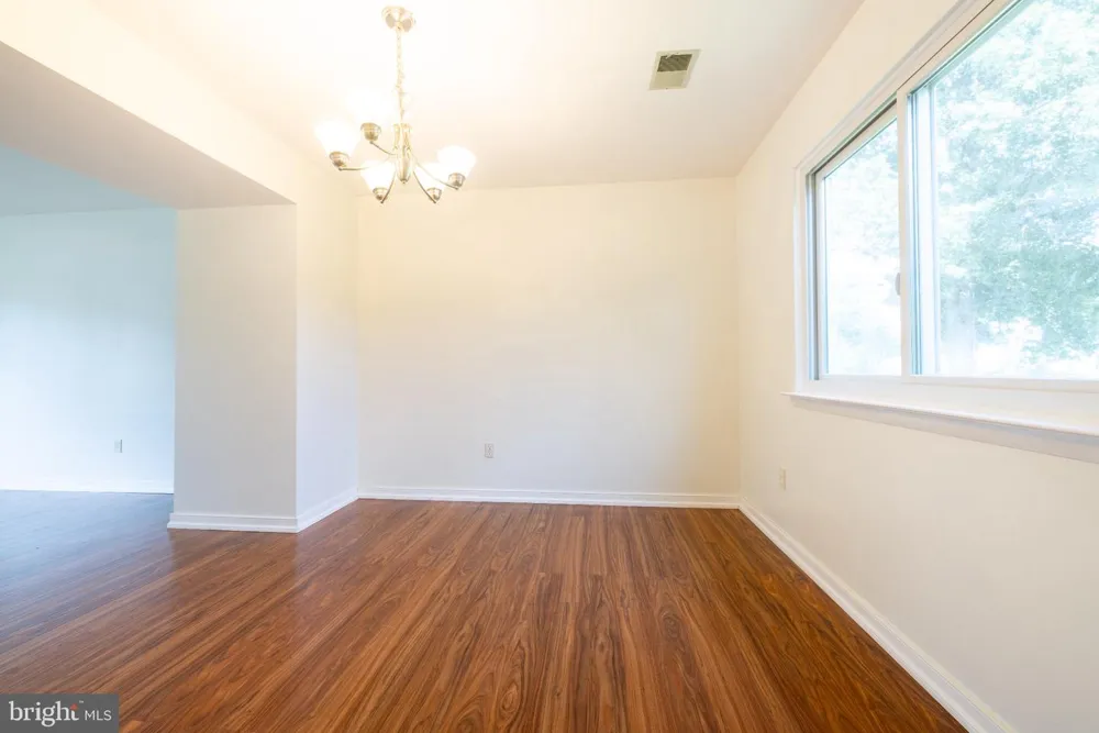 527 SPRINGHOUSE COURT Harrisburg, PA 17111