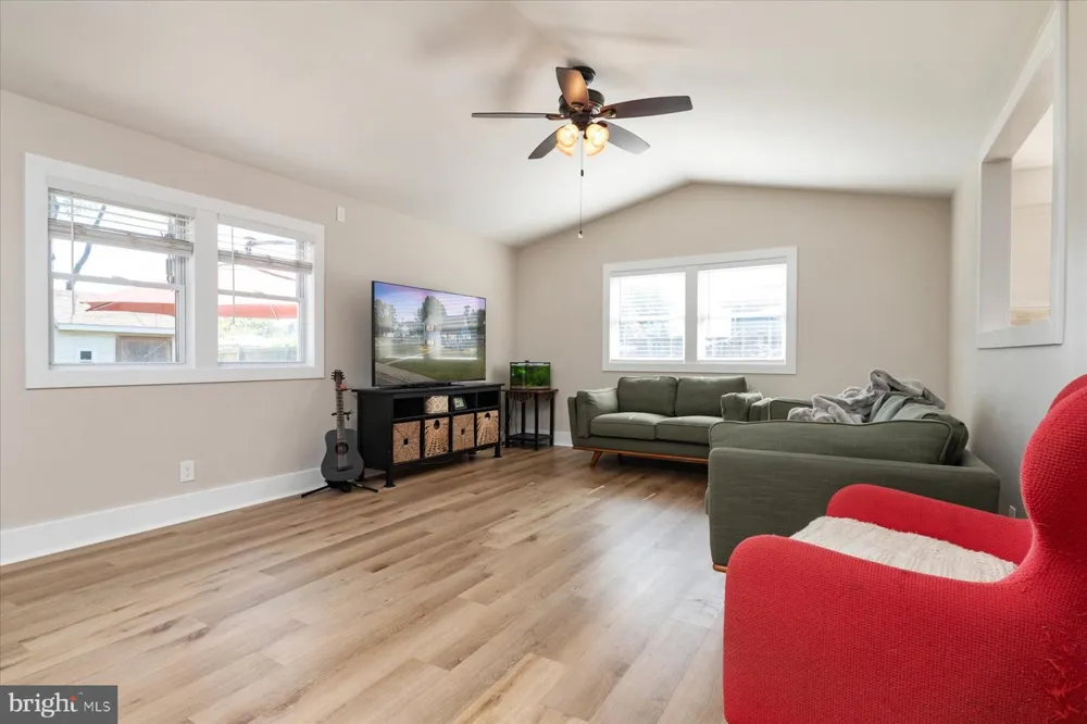 2 SUNSET CIRCLE Pasadena, MD 21122