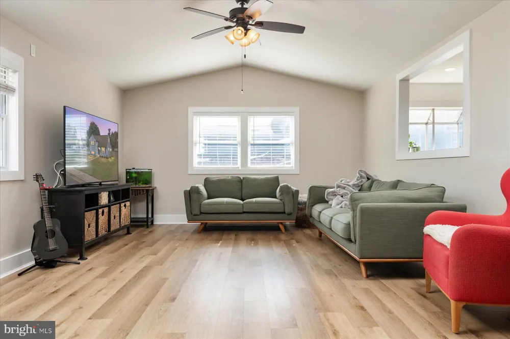 2 SUNSET CIRCLE Pasadena, MD 21122