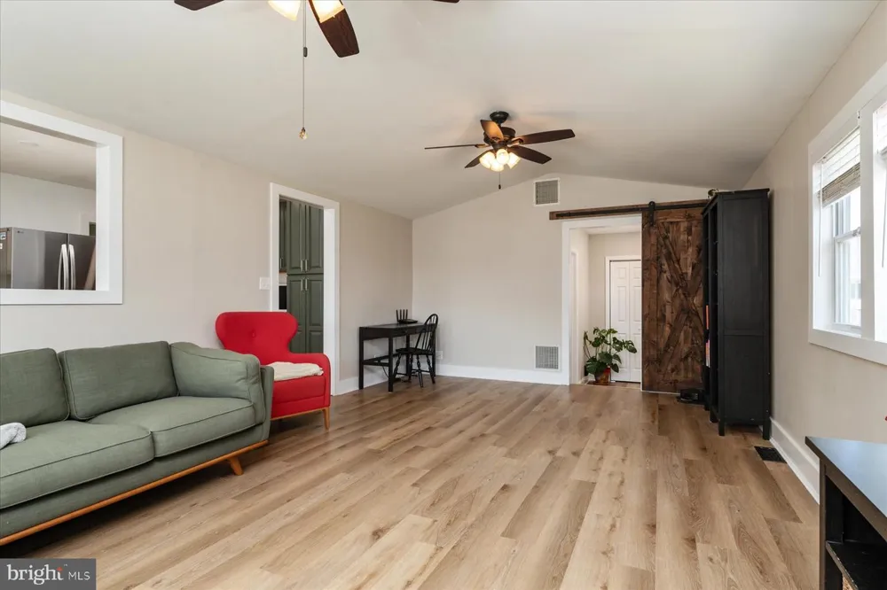 2 SUNSET CIRCLE Pasadena, MD 21122