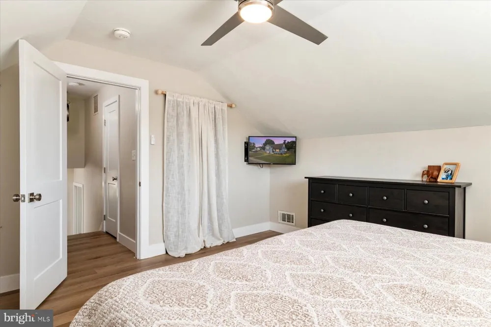 2 SUNSET CIRCLE Pasadena, MD 21122