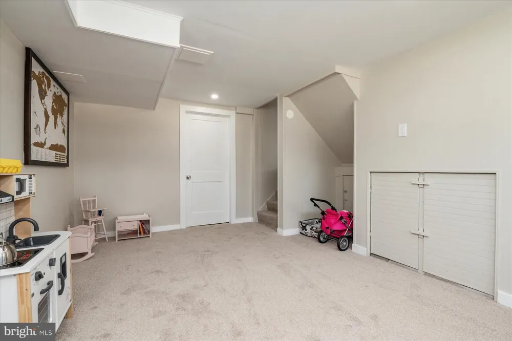 2 SUNSET CIRCLE Pasadena, MD 21122