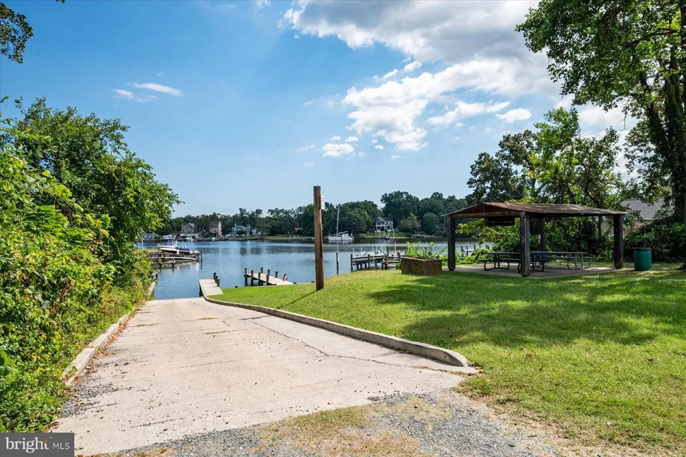 2 SUNSET CIRCLE Pasadena, MD 21122