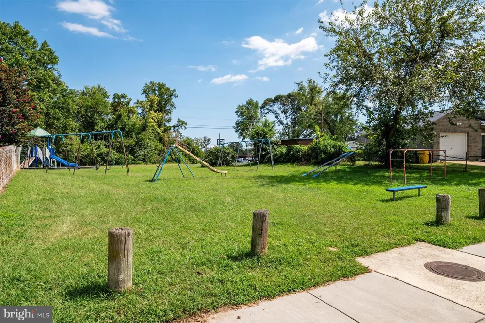 2 SUNSET CIRCLE Pasadena, MD 21122