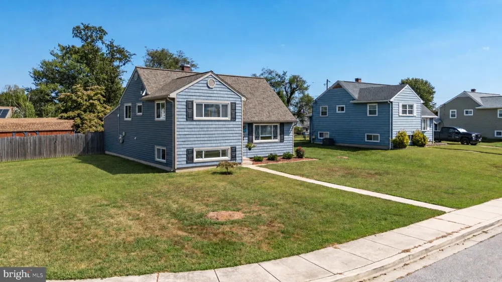 2 SUNSET CIRCLE Pasadena, MD 21122