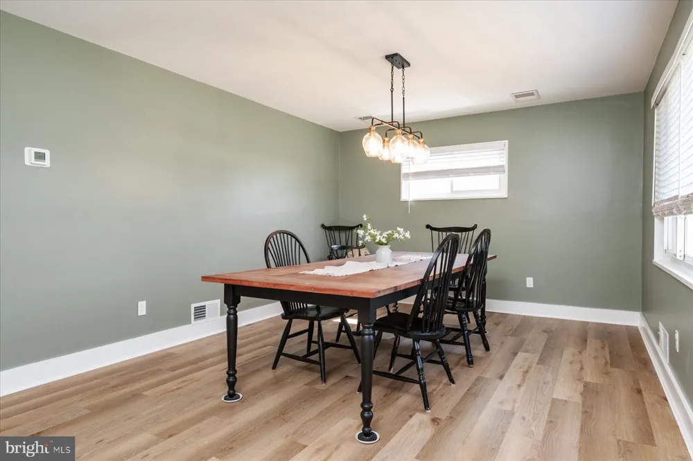 2 SUNSET CIRCLE Pasadena, MD 21122
