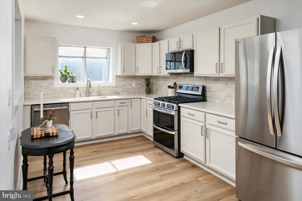 2 SUNSET CIRCLE Pasadena, MD 21122