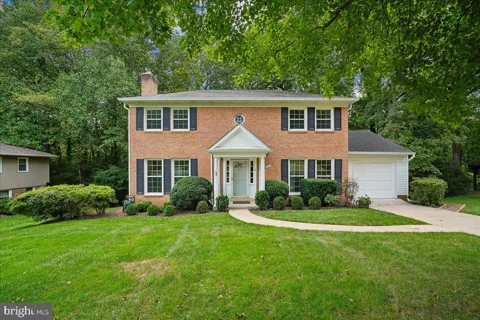 3215 AMBERLEY LANE