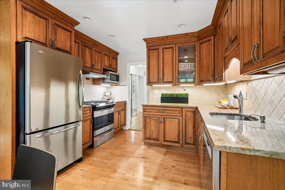 3215 AMBERLEY LANE Fairfax, VA 22031