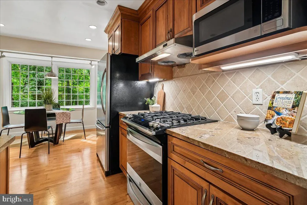 3215 AMBERLEY LANE Fairfax, VA 22031