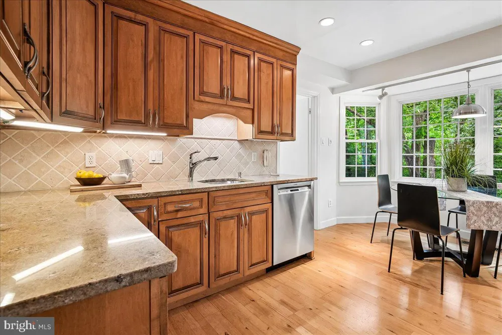 3215 AMBERLEY LANE Fairfax, VA 22031