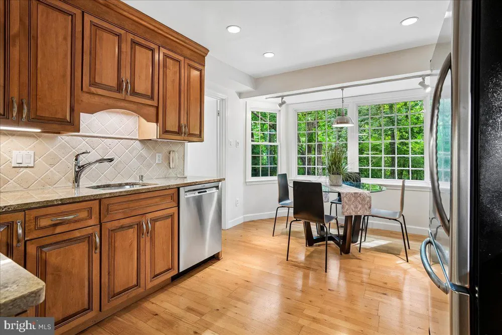 3215 AMBERLEY LANE Fairfax, VA 22031