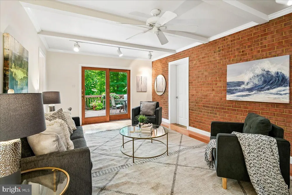 3215 AMBERLEY LANE Fairfax, VA 22031