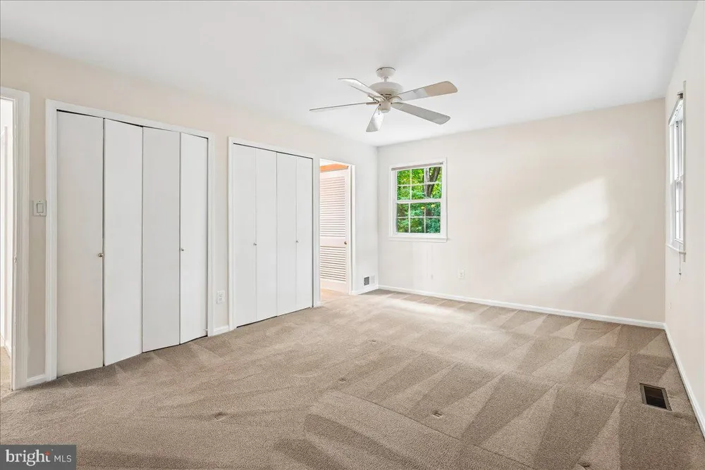 3215 AMBERLEY LANE Fairfax, VA 22031
