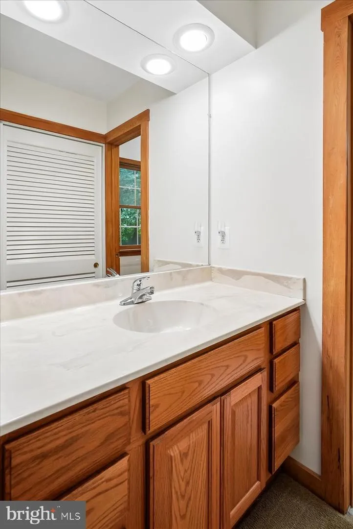 3215 AMBERLEY LANE Fairfax, VA 22031