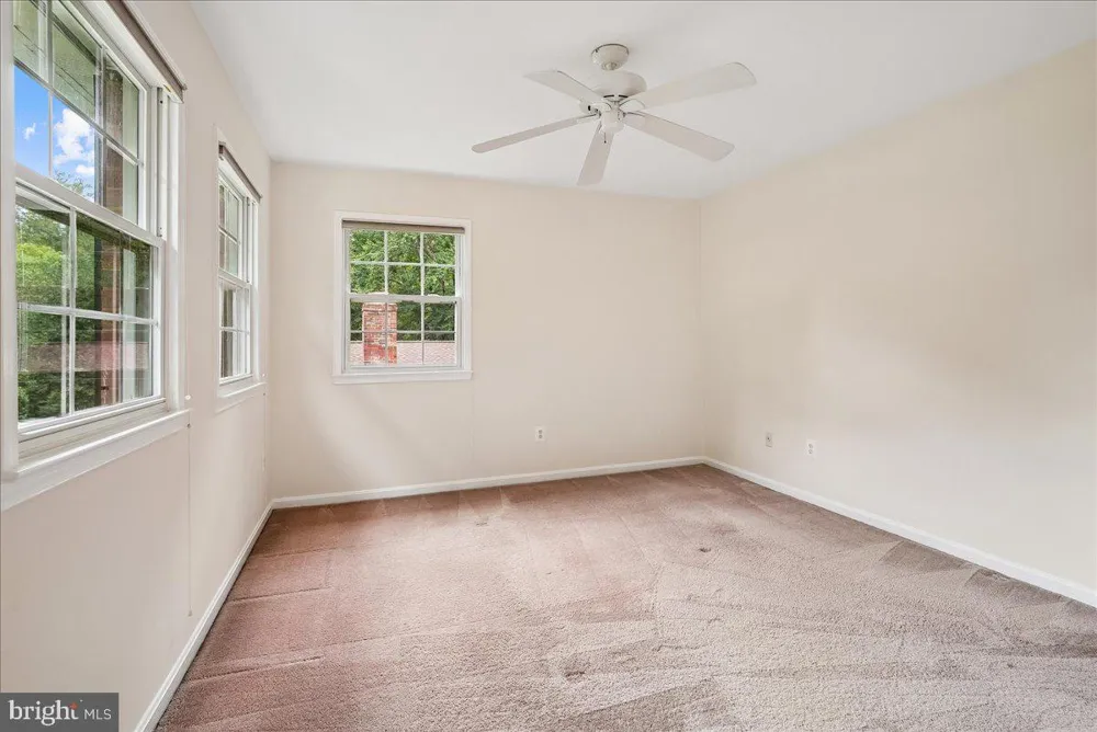 3215 AMBERLEY LANE Fairfax, VA 22031