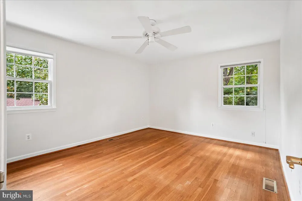 3215 AMBERLEY LANE Fairfax, VA 22031