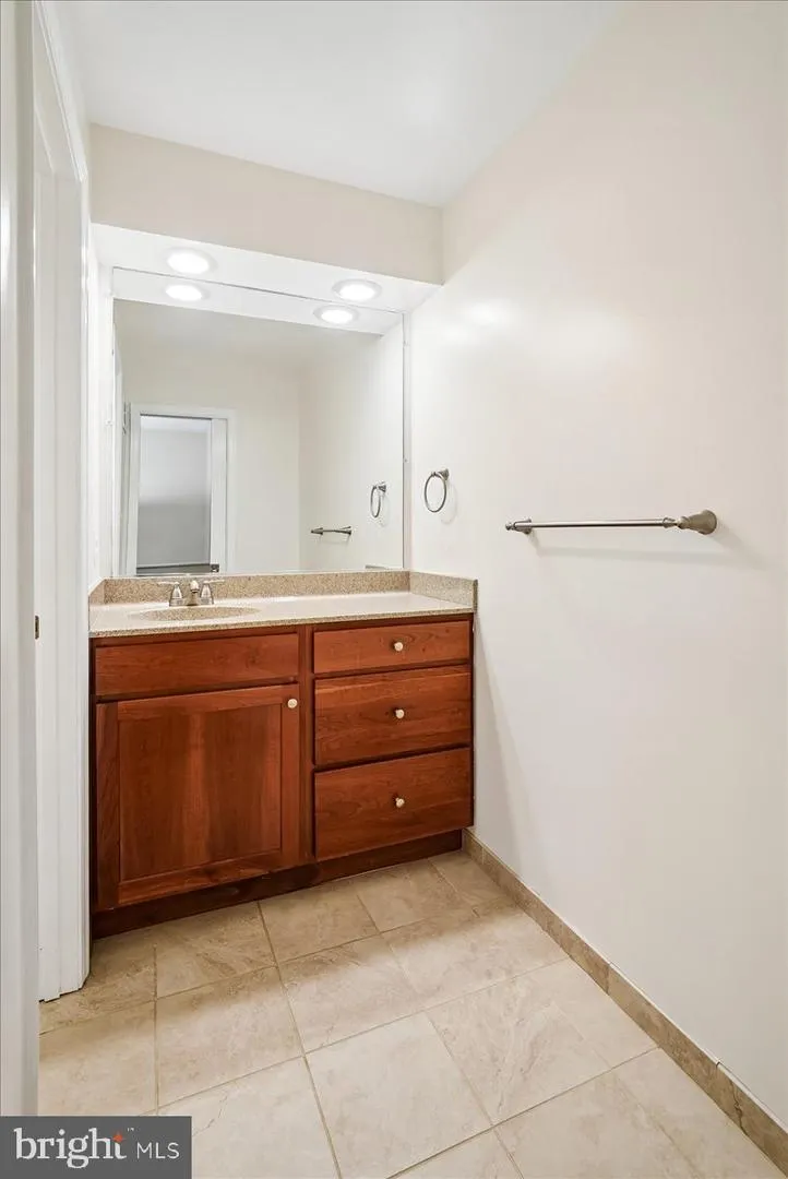 3215 AMBERLEY LANE Fairfax, VA 22031