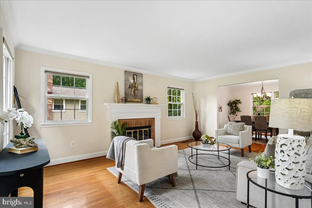 3215 AMBERLEY LANE Fairfax, VA 22031