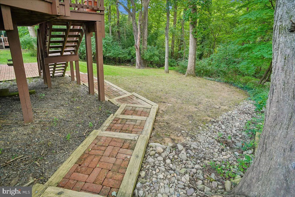 3215 AMBERLEY LANE Fairfax, VA 22031