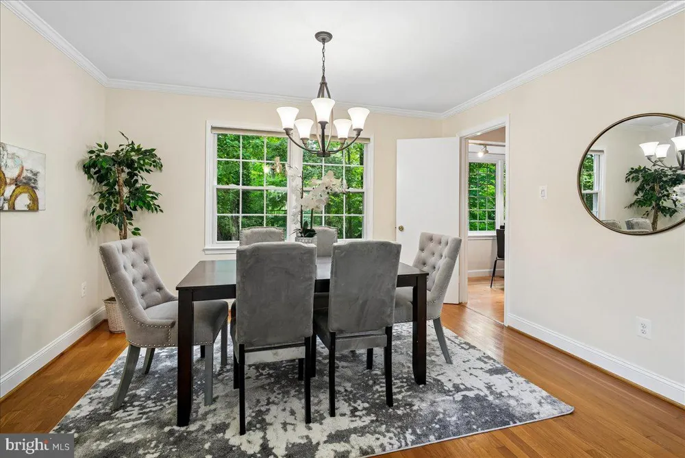 3215 AMBERLEY LANE Fairfax, VA 22031