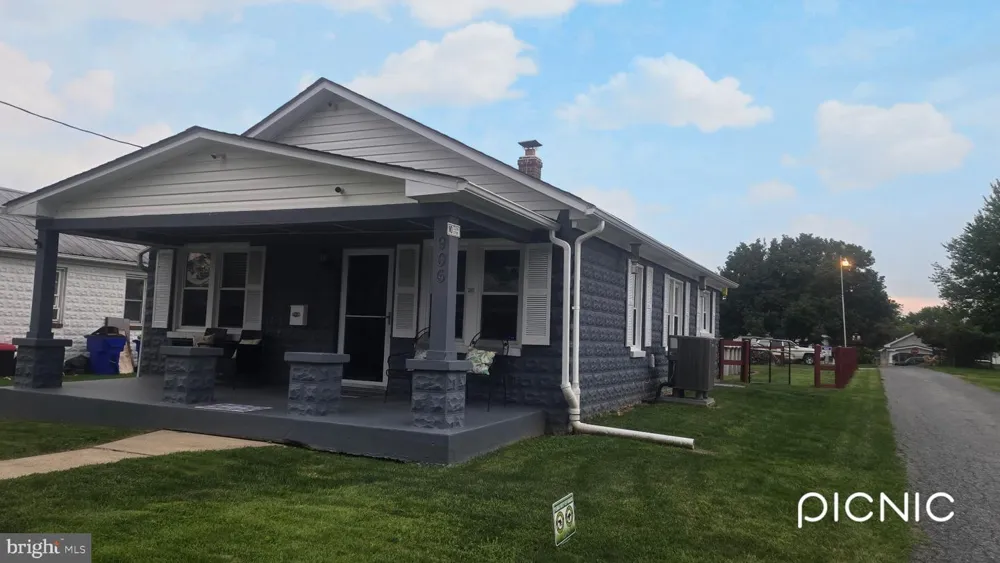 906 E F STREET E Brunswick, MD 21716