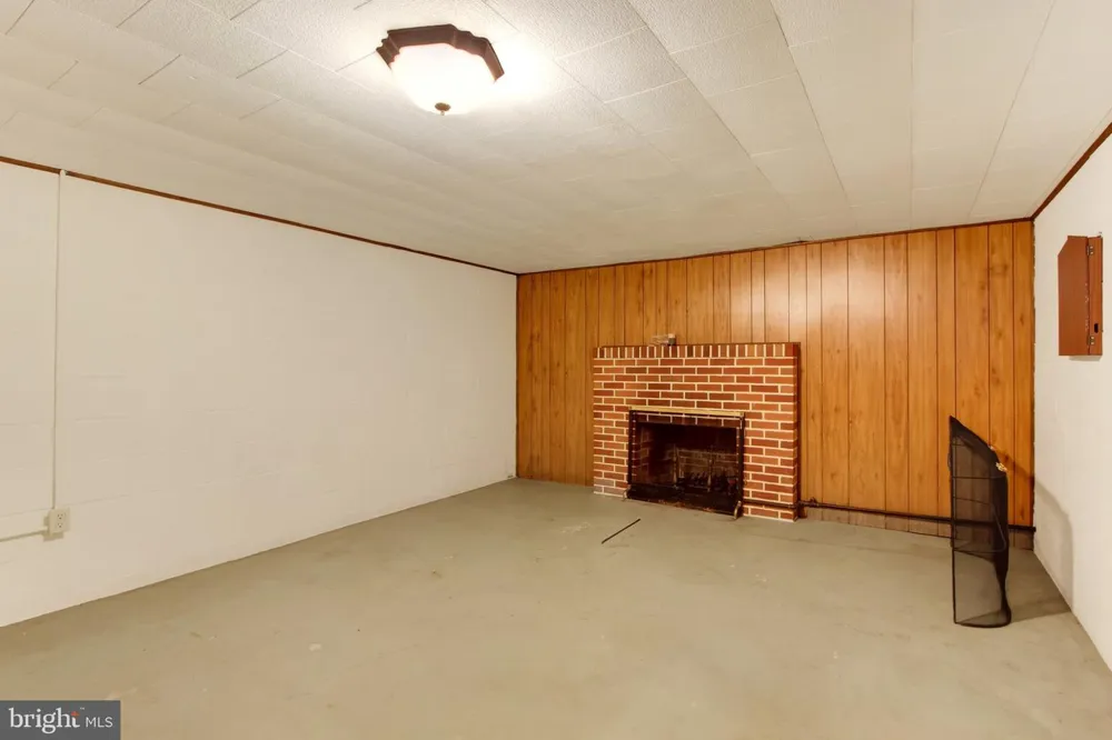 3237 BULL ROAD York, PA 17408