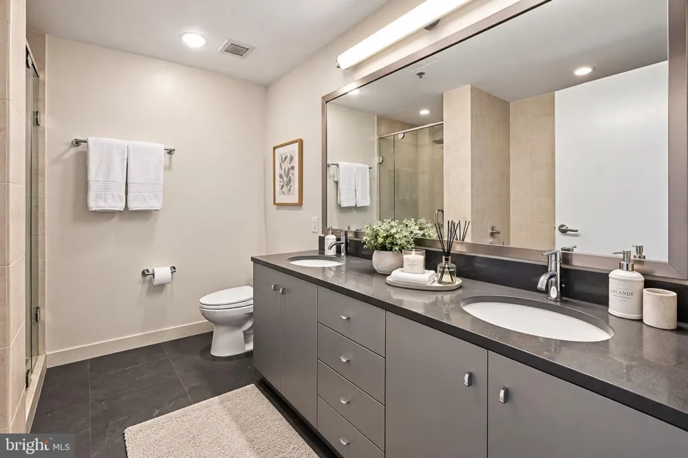 2101 MARKET STREET #1702 Philadelphia, PA 19103
