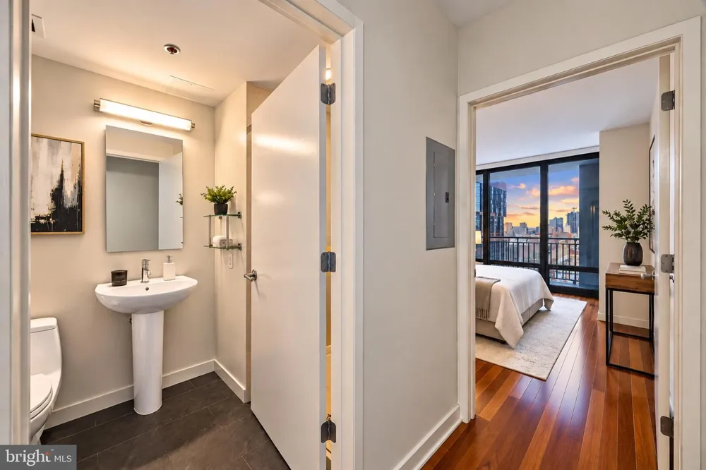 2101 MARKET STREET #1702 Philadelphia, PA 19103